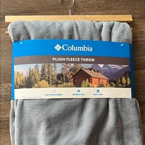 New Columbia Gray Plush Fleece Throw